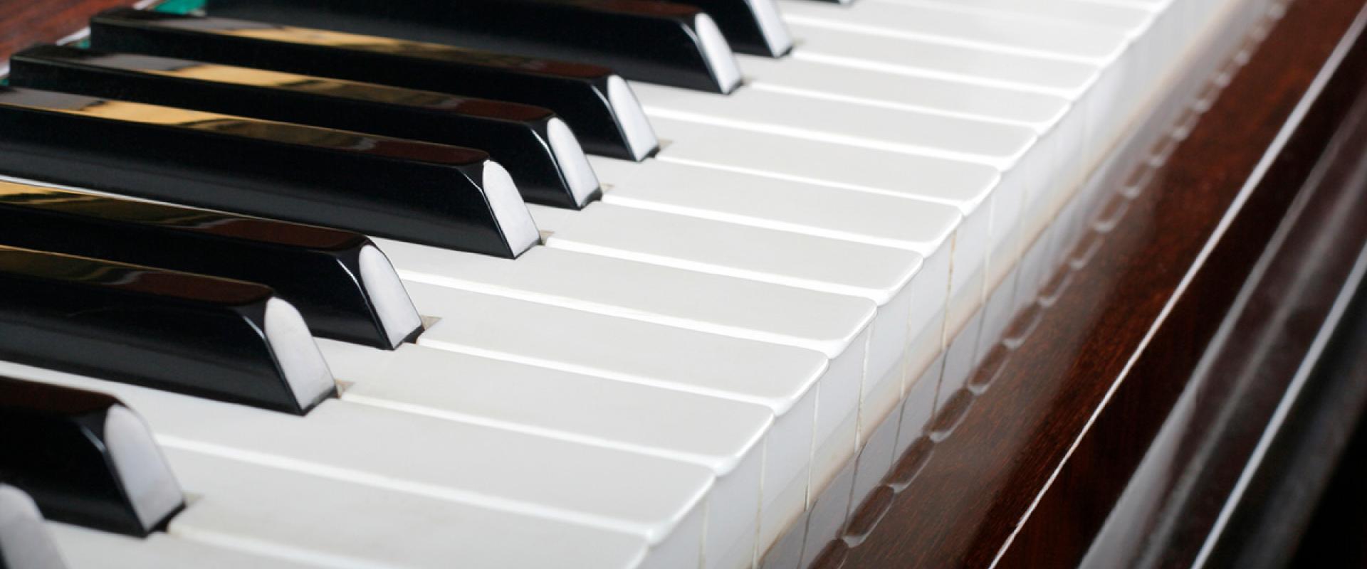 Piano keyboard